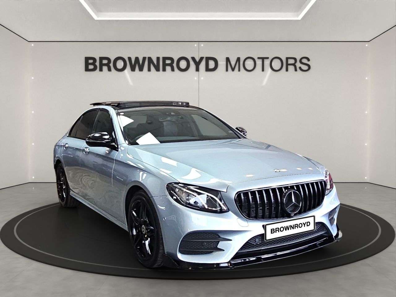 A 2017 MERCEDES-BENZ E-CLASS 2.0 E220d AMG Line (Premium) Saloon 4dr Diesel G-Tronic+ Euro 6 (s/s) (194 A 2017 MERCEDES-BENZ E-CLASS 2.0 E220d AMG Line (Premium) Saloon 4dr Diesel G-Tronic+ Euro 6 (s/s) (194