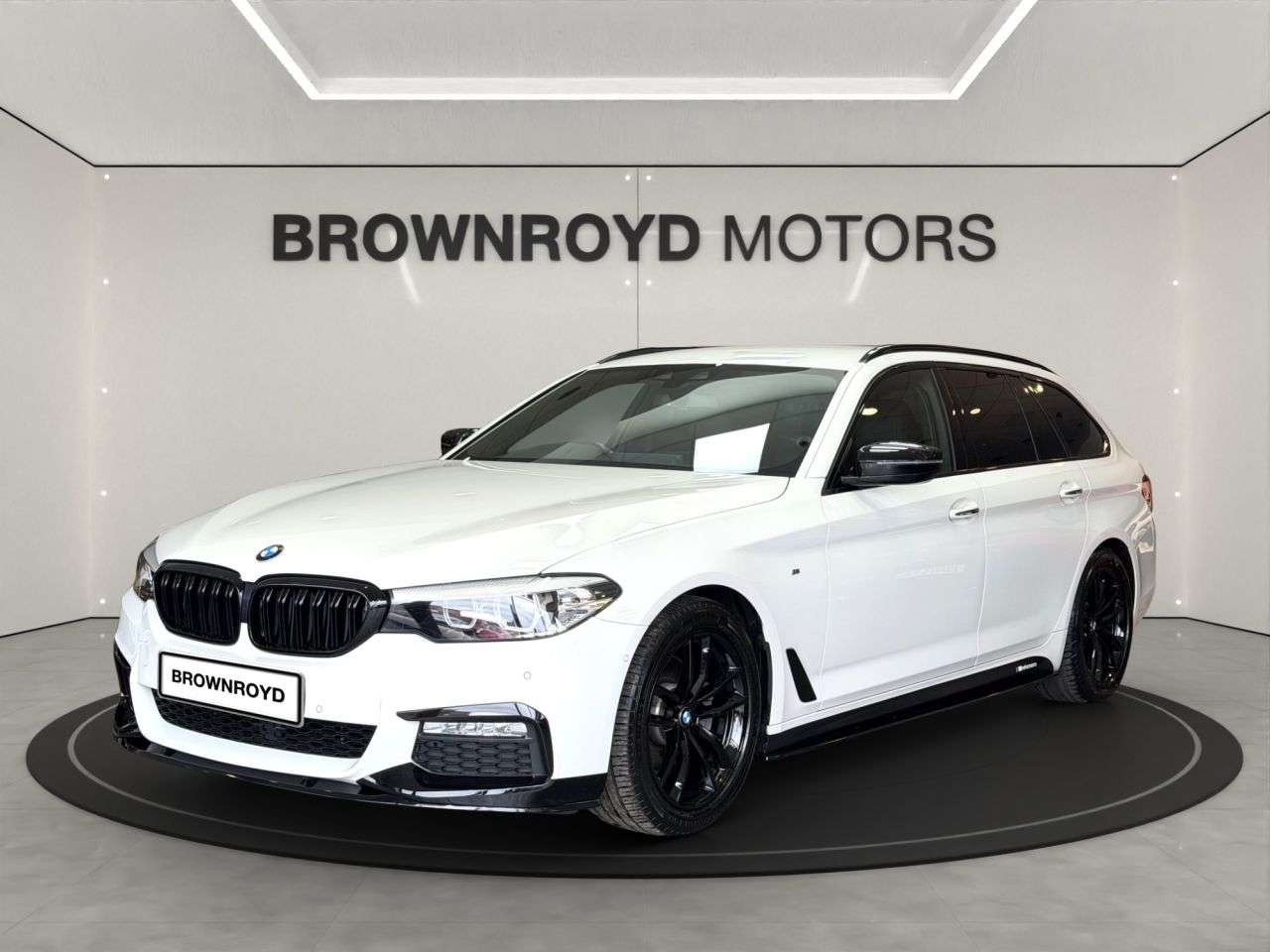 A 2018 BMW 5 SERIES 2.0 520d M Sport Touring 5dr Diesel Auto Euro 6 (s/s) (190 ps) A 2018 BMW 5 SERIES 2.0 520d M Sport Touring 5dr Diesel Auto Euro 6 (s/s) (190 ps)