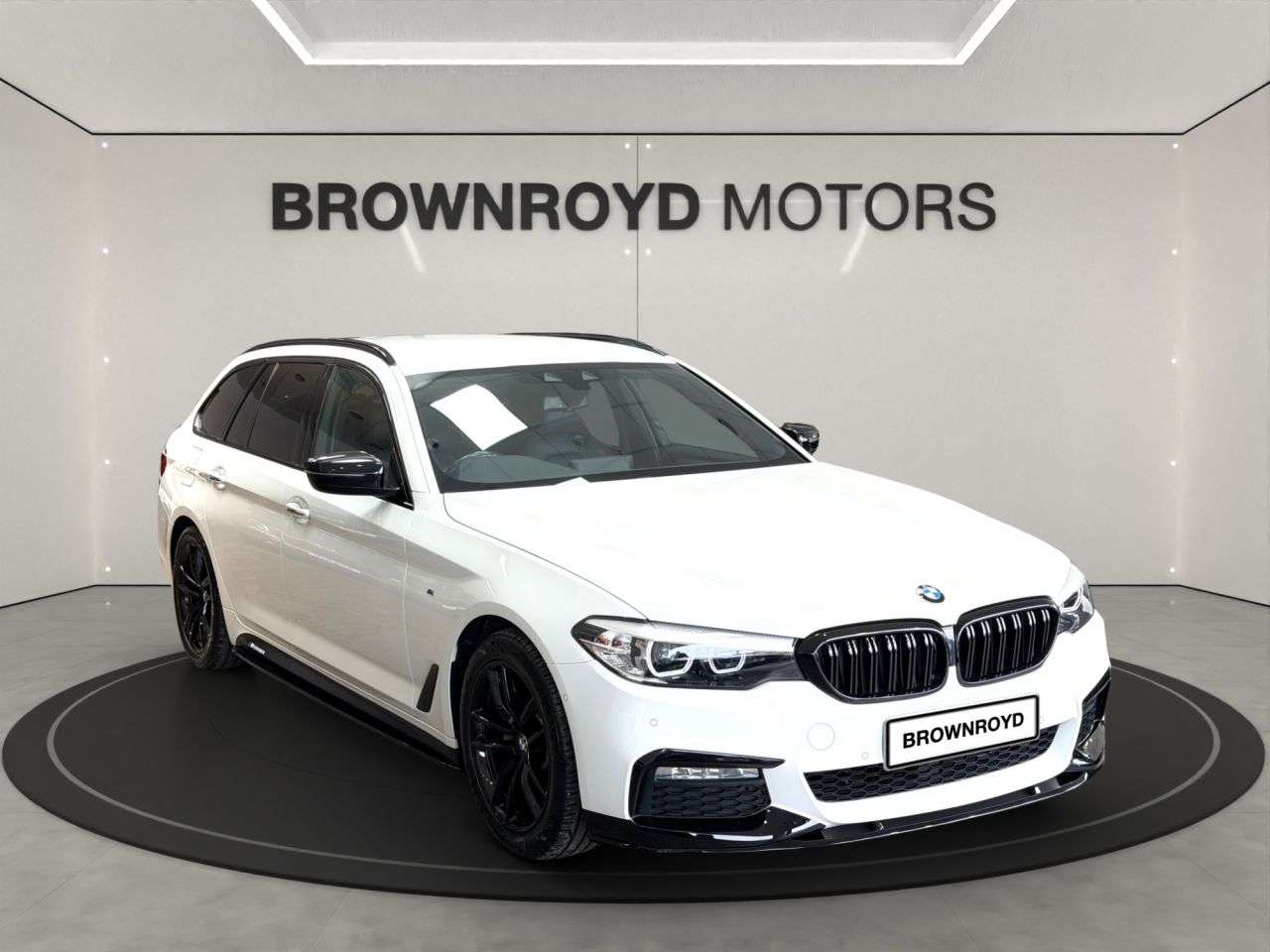 A 2018 BMW 5 SERIES 2.0 520d M Sport Touring 5dr Diesel Auto Euro 6 (s/s) (190 ps) A 2018 BMW 5 SERIES 2.0 520d M Sport Touring 5dr Diesel Auto Euro 6 (s/s) (190 ps)