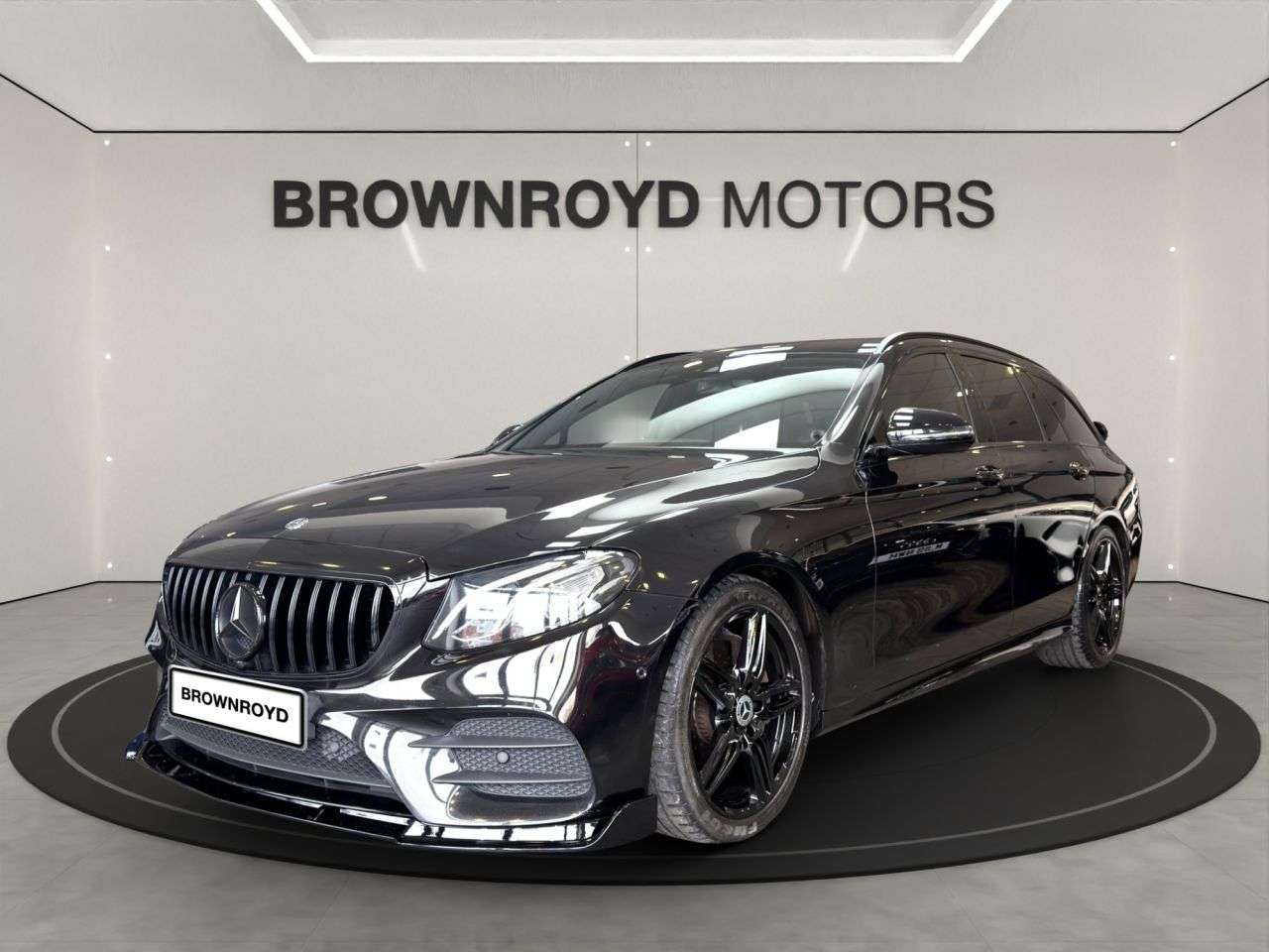 A 2018 MERCEDES-BENZ E-CLASS 2.0 E220d AMG Line Estate 5dr Diesel G-Tronic+ Euro 6 (s/s) (194 ps) A 2018 MERCEDES-BENZ E-CLASS 2.0 E220d AMG Line Estate 5dr Diesel G-Tronic+ Euro 6 (s/s) (194 ps)