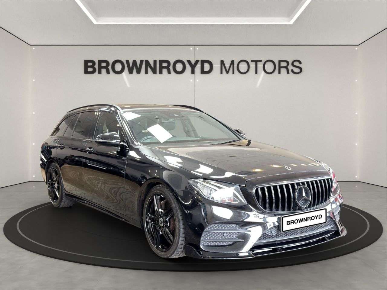 A 2018 MERCEDES-BENZ E-CLASS 2.0 E220d AMG Line Estate 5dr Diesel G-Tronic+ Euro 6 (s/s) (194 ps) A 2018 MERCEDES-BENZ E-CLASS 2.0 E220d AMG Line Estate 5dr Diesel G-Tronic+ Euro 6 (s/s) (194 ps)