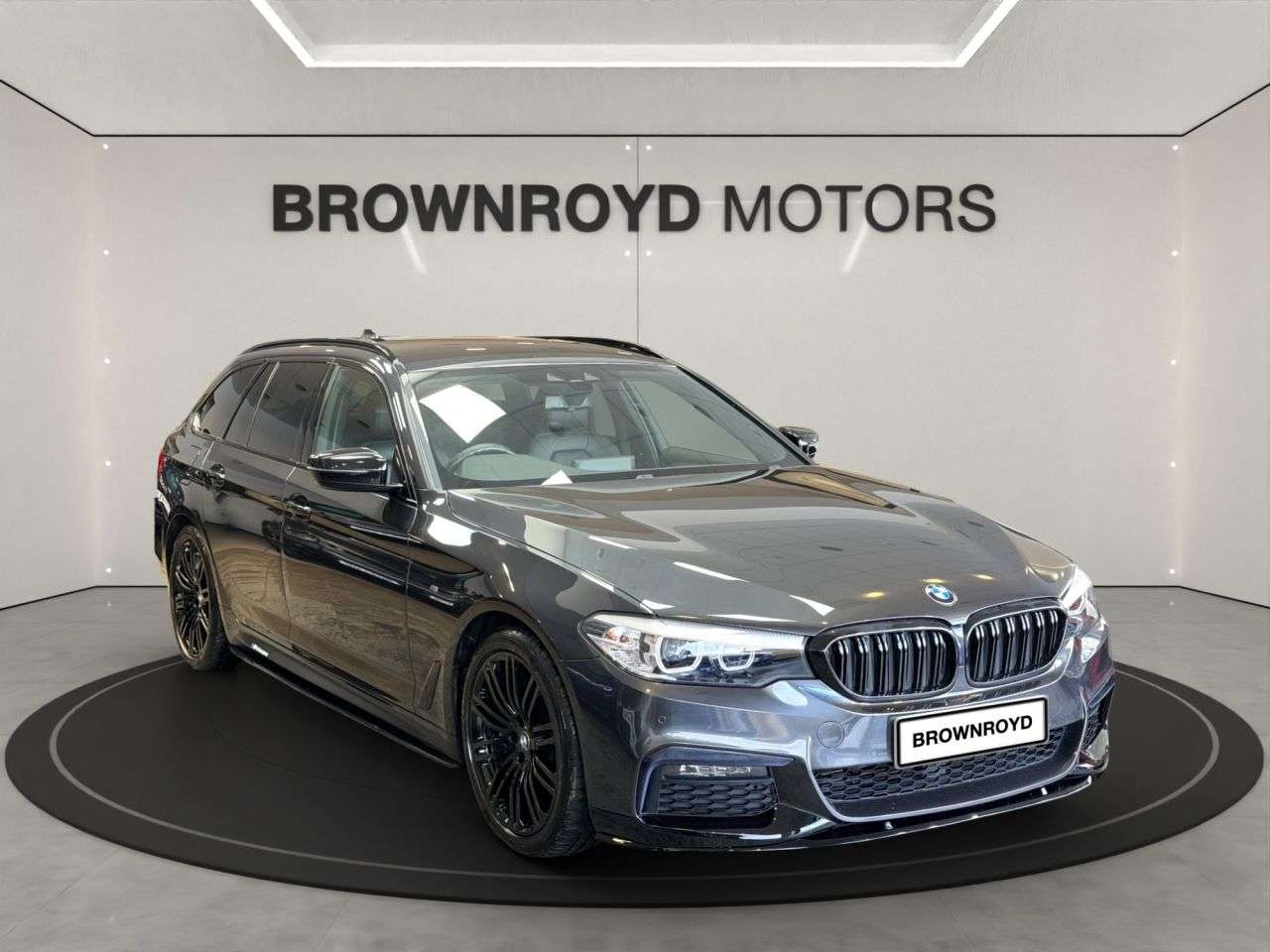 A 2019 BMW 5 SERIES 3.0 530d M Sport Touring 5dr Diesel Auto Euro 6 (s/s) (265 ps) A 2019 BMW 5 SERIES 3.0 530d M Sport Touring 5dr Diesel Auto Euro 6 (s/s) (265 ps)