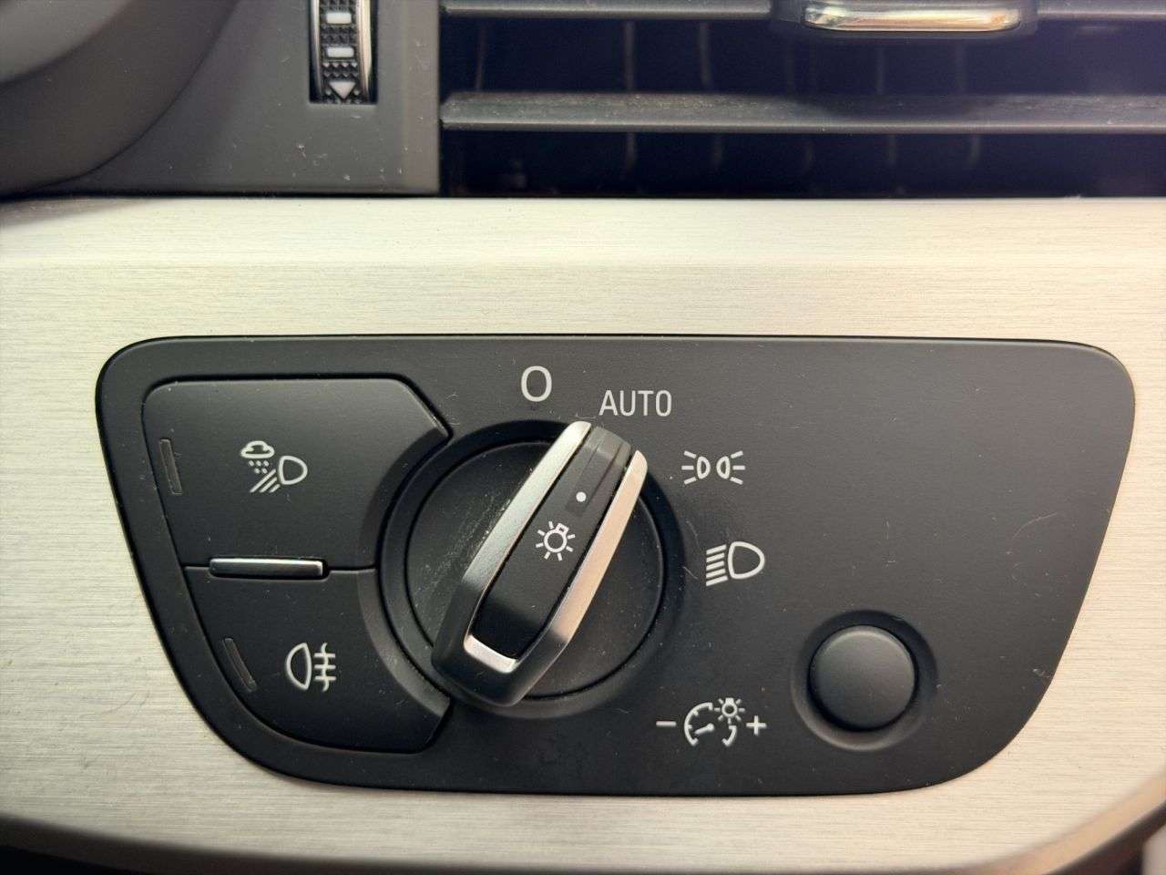 2020 AUDI A4 2020 AUDI A4