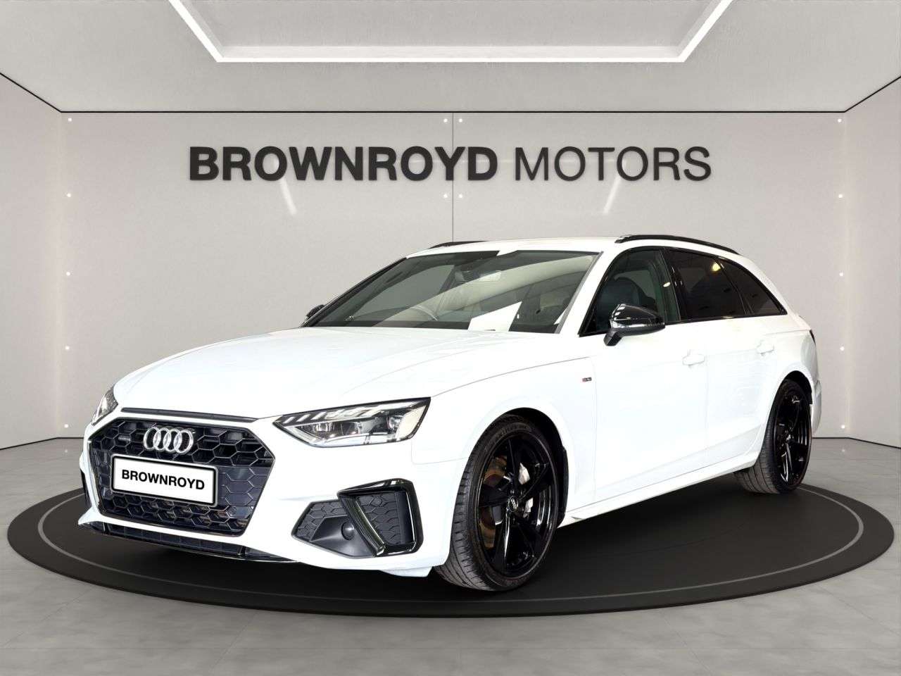 A 2019 AUDI A4 AVANT 2.0 TFSI 45 S line Estate 5dr Petrol S Tronic quattro Euro 6 (s/s) (245 ps) A 2019 AUDI A4 AVANT 2.0 TFSI 45 S line Estate 5dr Petrol S Tronic quattro Euro 6 (s/s) (245 ps)