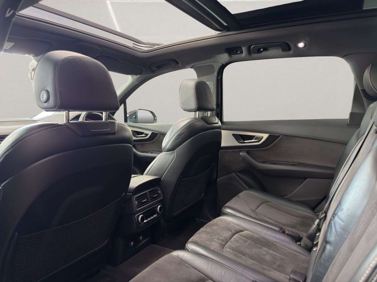 2018 AUDI Q7 2018 AUDI Q7