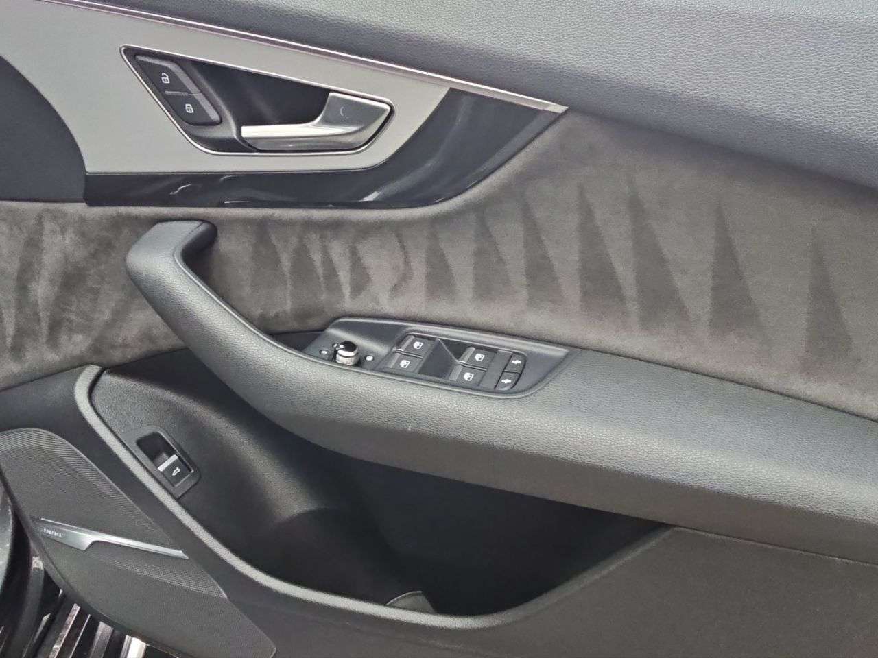 2018 AUDI Q7 2018 AUDI Q7