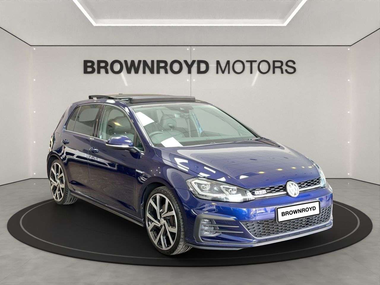 A 2019 VOLKSWAGEN GOLF 2.0 TDI GTD Hatchback 5dr Diesel DSG Euro 6 (s/s) (184 ps) A 2019 VOLKSWAGEN GOLF 2.0 TDI GTD Hatchback 5dr Diesel DSG Euro 6 (s/s) (184 ps)