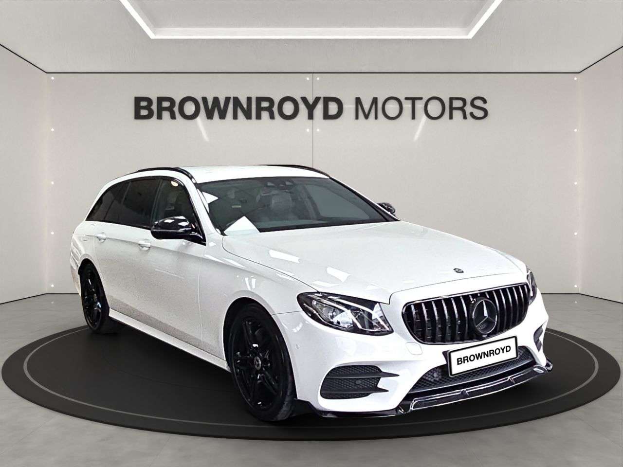 A 2017 MERCEDES-BENZ E-CLASS 2.0 E220d AMG Line Estate 5dr Diesel G-Tronic+ Euro 6 (s/s) (194 ps) A 2017 MERCEDES-BENZ E-CLASS 2.0 E220d AMG Line Estate 5dr Diesel G-Tronic+ Euro 6 (s/s) (194 ps)
