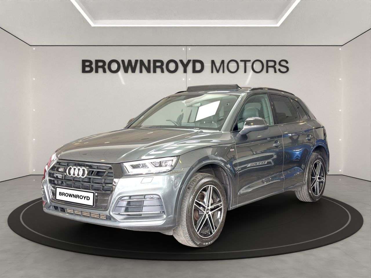 A 2018 AUDI Q5 2.0 TFSI S line SUV 5dr Petrol S Tronic quattro Euro 6 (s/s) (252 ps) A 2018 AUDI Q5 2.0 TFSI S line SUV 5dr Petrol S Tronic quattro Euro 6 (s/s) (252 ps)