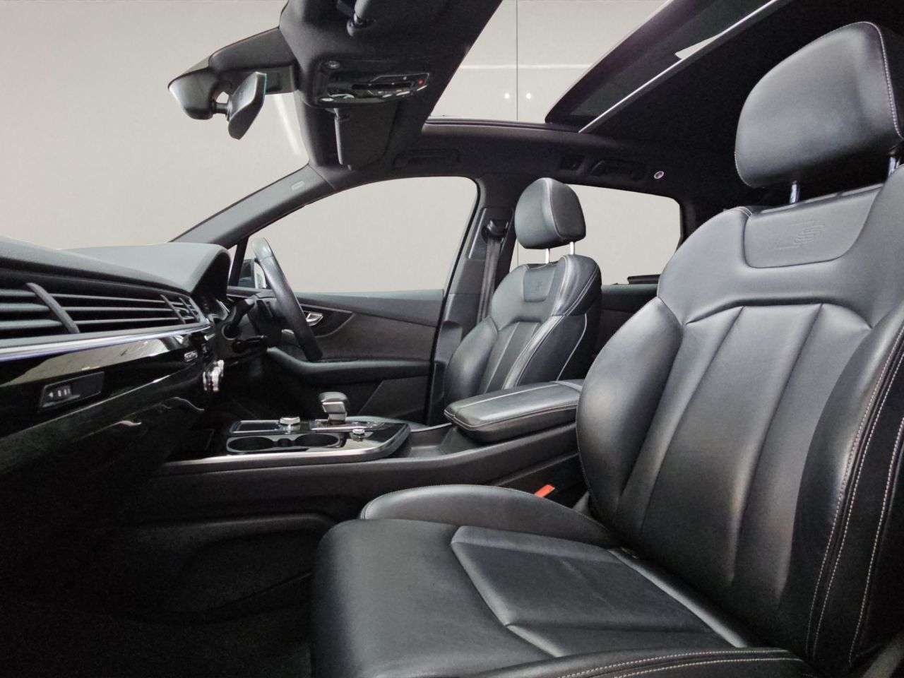 A 2018 AUDI Q7 3.0 TDI V6 50 Black Edition SUV 5dr Diesel Tiptronic quattro Euro 6 (s/s) ( A 2018 AUDI Q7 3.0 TDI V6 50 Black Edition SUV 5dr Diesel Tiptronic quattro Euro 6 (s/s) (