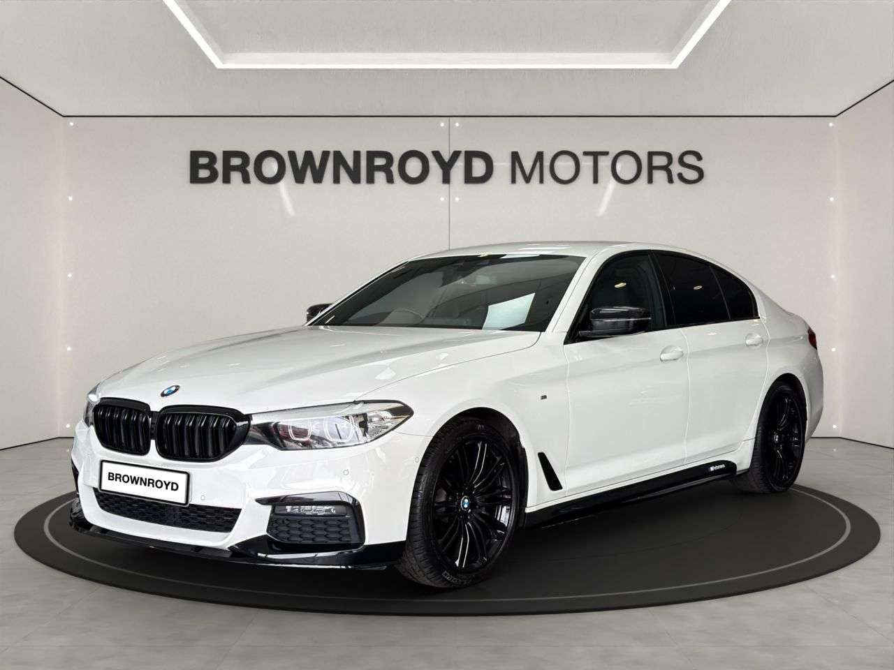 A 2019 BMW 5 SERIES 2.0 520d M Sport Saloon 4dr Diesel Auto xDrive Euro 6 (s/s) (190 ps) A 2019 BMW 5 SERIES 2.0 520d M Sport Saloon 4dr Diesel Auto xDrive Euro 6 (s/s) (190 ps)