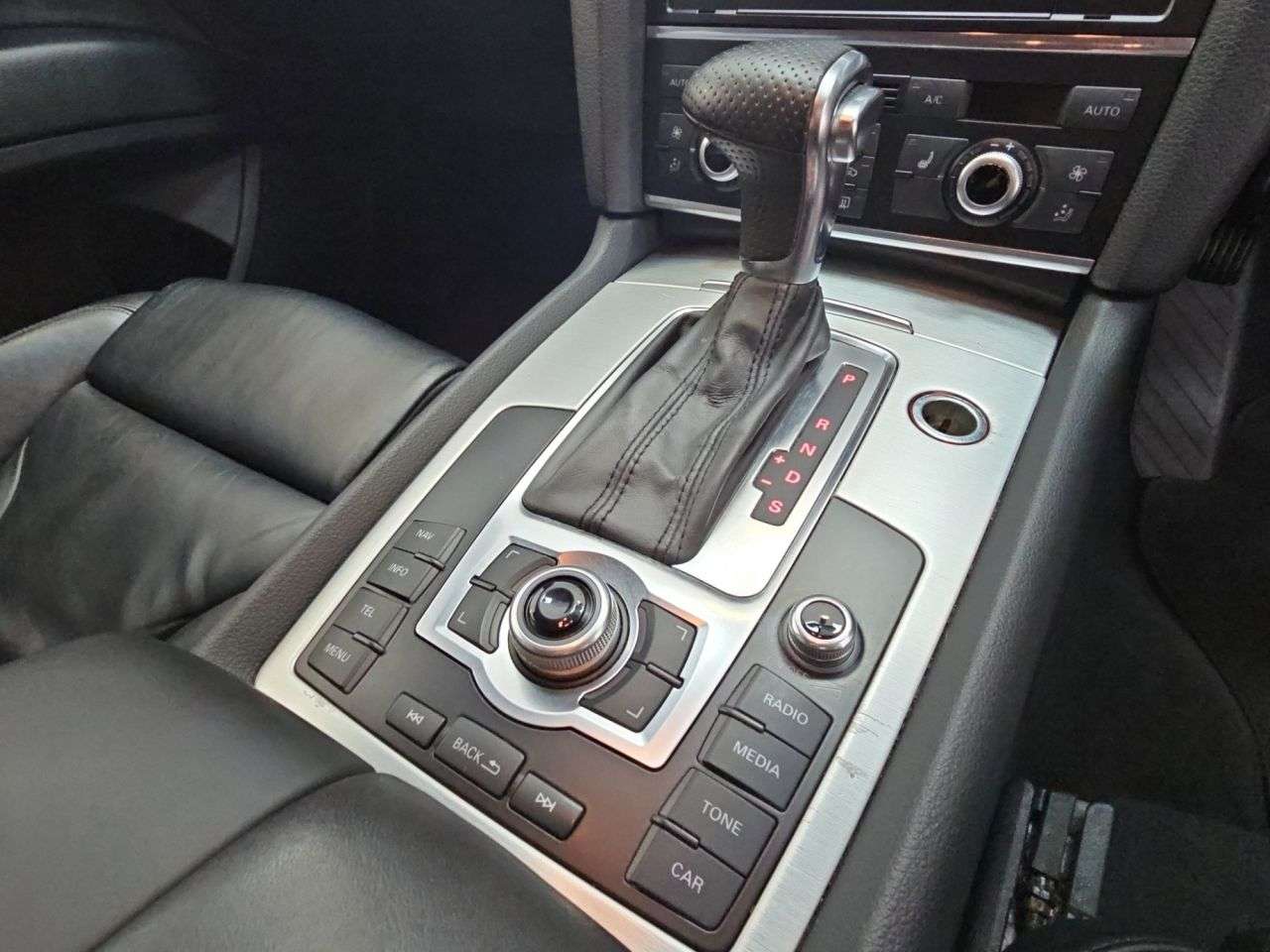 2015 AUDI Q7 2015 AUDI Q7