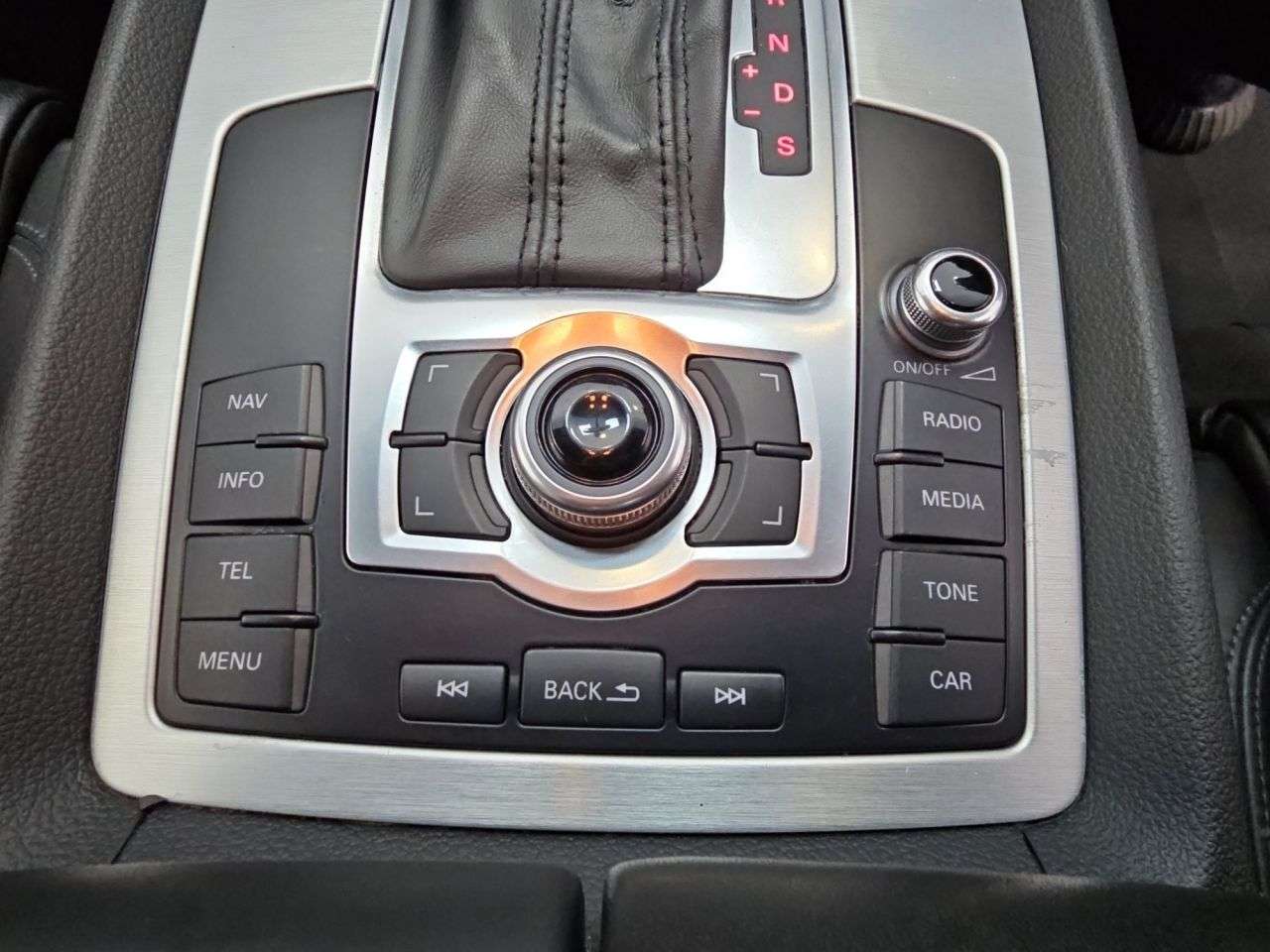 2015 AUDI Q7 2015 AUDI Q7