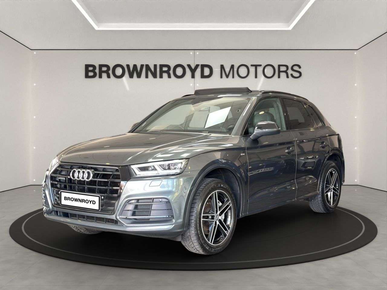 A 2017 AUDI Q5 2.0 TDI S line SUV 5dr Diesel S Tronic quattro Euro 6 (s/s) (190 ps) A 2017 AUDI Q5 2.0 TDI S line SUV 5dr Diesel S Tronic quattro Euro 6 (s/s) (190 ps)