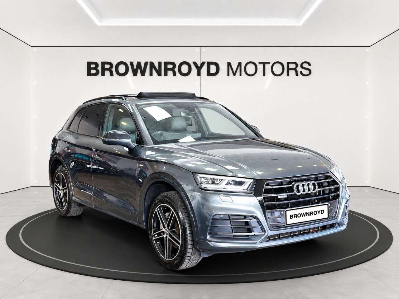 A 2017 AUDI Q5 2.0 TDI S line SUV 5dr Diesel S Tronic quattro Euro 6 (s/s) (190 ps) A 2017 AUDI Q5 2.0 TDI S line SUV 5dr Diesel S Tronic quattro Euro 6 (s/s) (190 ps)