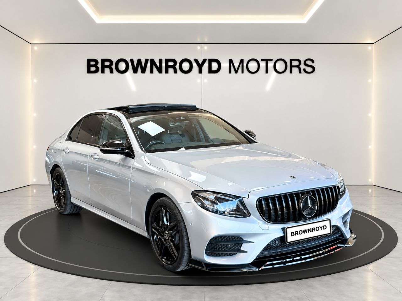 A 2019 MERCEDES-BENZ E CLASS 2.9 E400d AMG Line (Premium Plus) Saloon 4dr Diesel G-Tronic+ 4MATIC Euro 6 A 2019 MERCEDES-BENZ E CLASS 2.9 E400d AMG Line (Premium Plus) Saloon 4dr Diesel G-Tronic+ 4MATIC Euro 6
