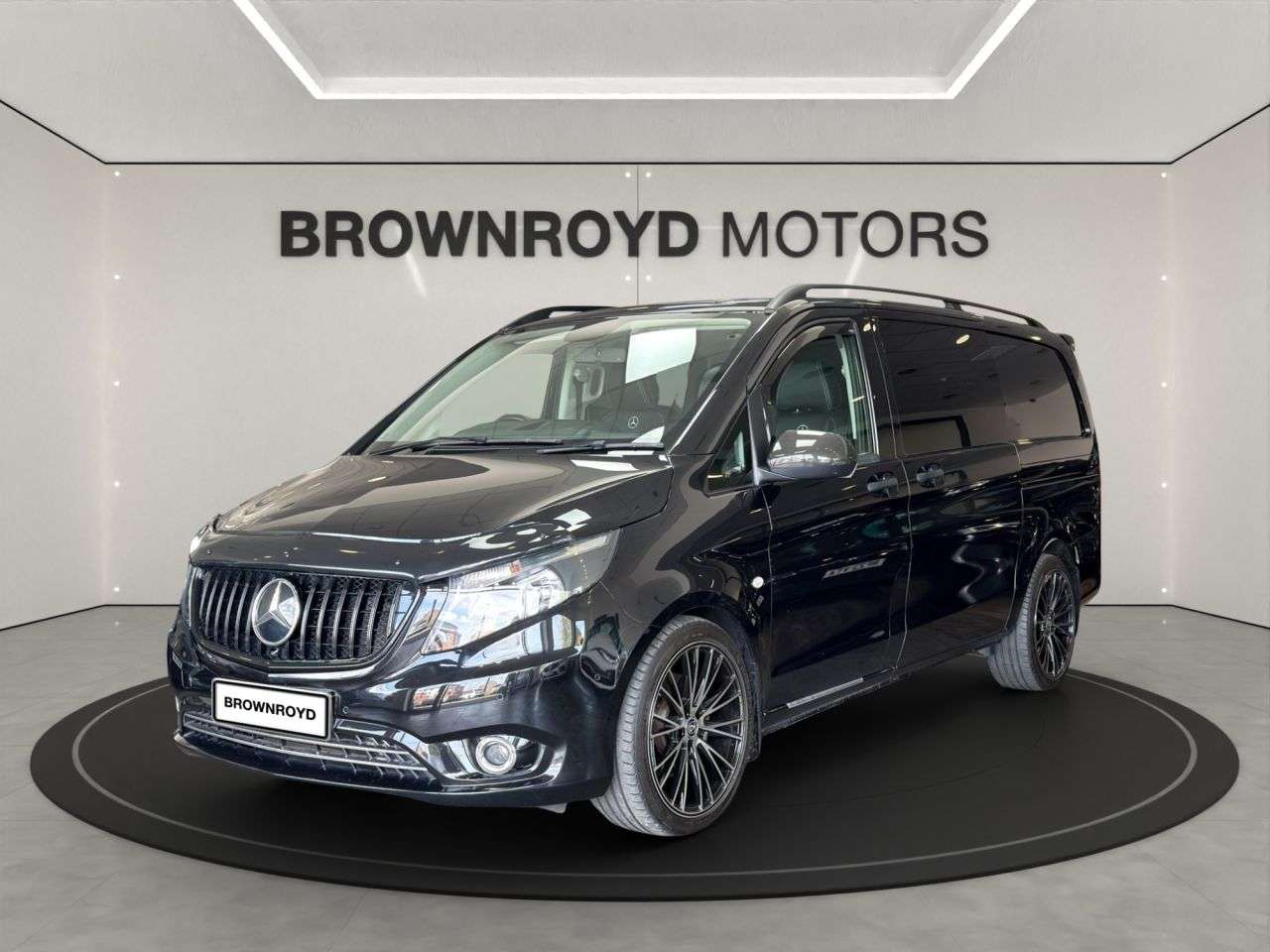 A 2023 MERCEDES-BENZ VITO 2.0 119 CDI Premium Crew Van Double Cab 5dr Diesel G-Tronic RWD L2 Euro 6 ( A 2023 MERCEDES-BENZ VITO 2.0 119 CDI Premium Crew Van Double Cab 5dr Diesel G-Tronic RWD L2 Euro 6 (