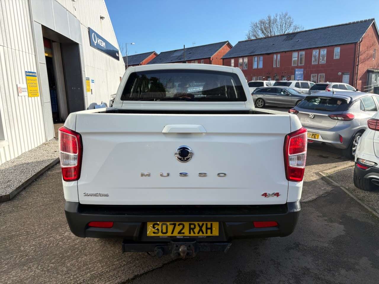 A 2022 SSANGYONG MUSSO 2.2D EX Pickup Double Cab 4dr Diesel Manual 4WD Euro 6 (181 ps) A 2022 SSANGYONG MUSSO 2.2D EX Pickup Double Cab 4dr Diesel Manual 4WD Euro 6 (181 ps)
