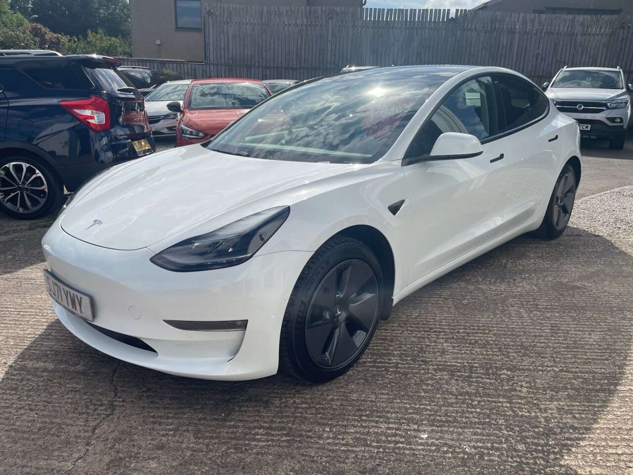 A 2021 TESLA MODEL 3 (Dual Motor) Long Range Saloon 4dr Electric Auto 4WDE (346 ps) A 2021 TESLA MODEL 3 (Dual Motor) Long Range Saloon 4dr Electric Auto 4WDE (346 ps)