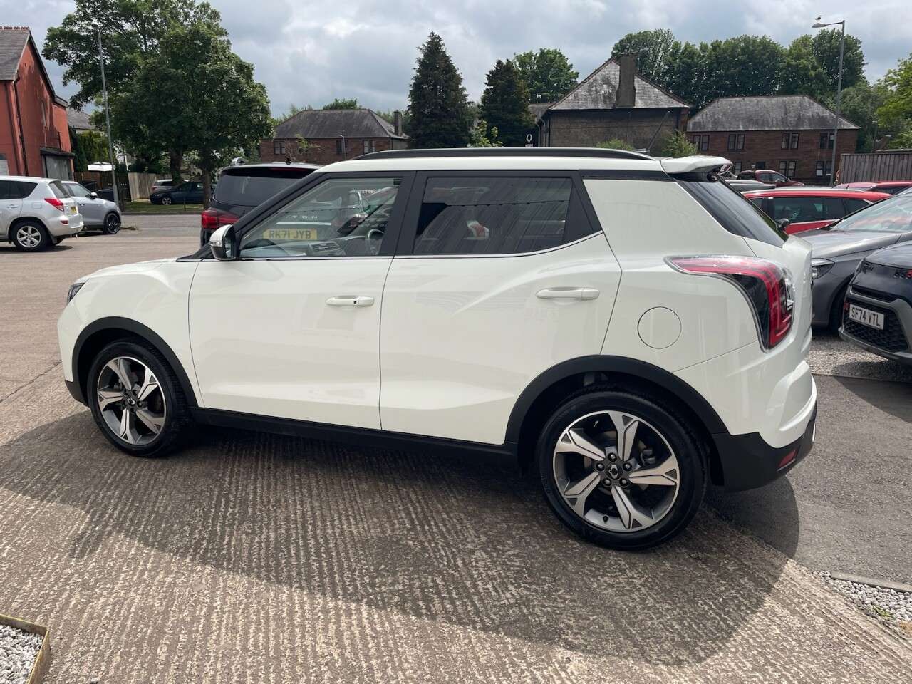 2024 KGM TIVOLI 2024 KGM TIVOLI