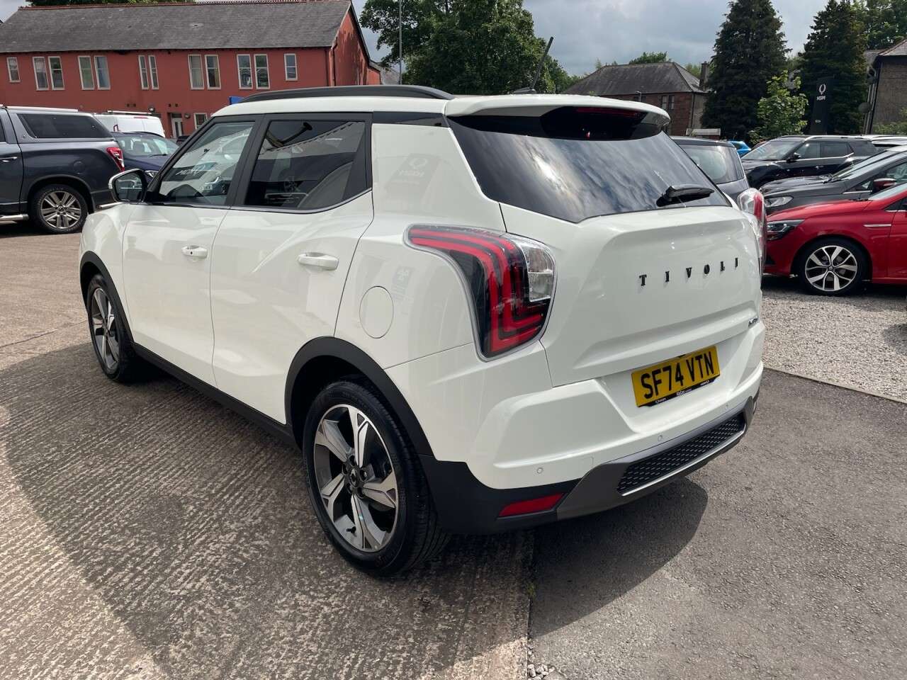 2024 KGM TIVOLI 2024 KGM TIVOLI