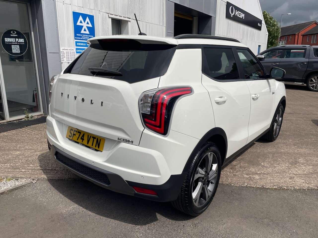 2024 KGM TIVOLI 2024 KGM TIVOLI