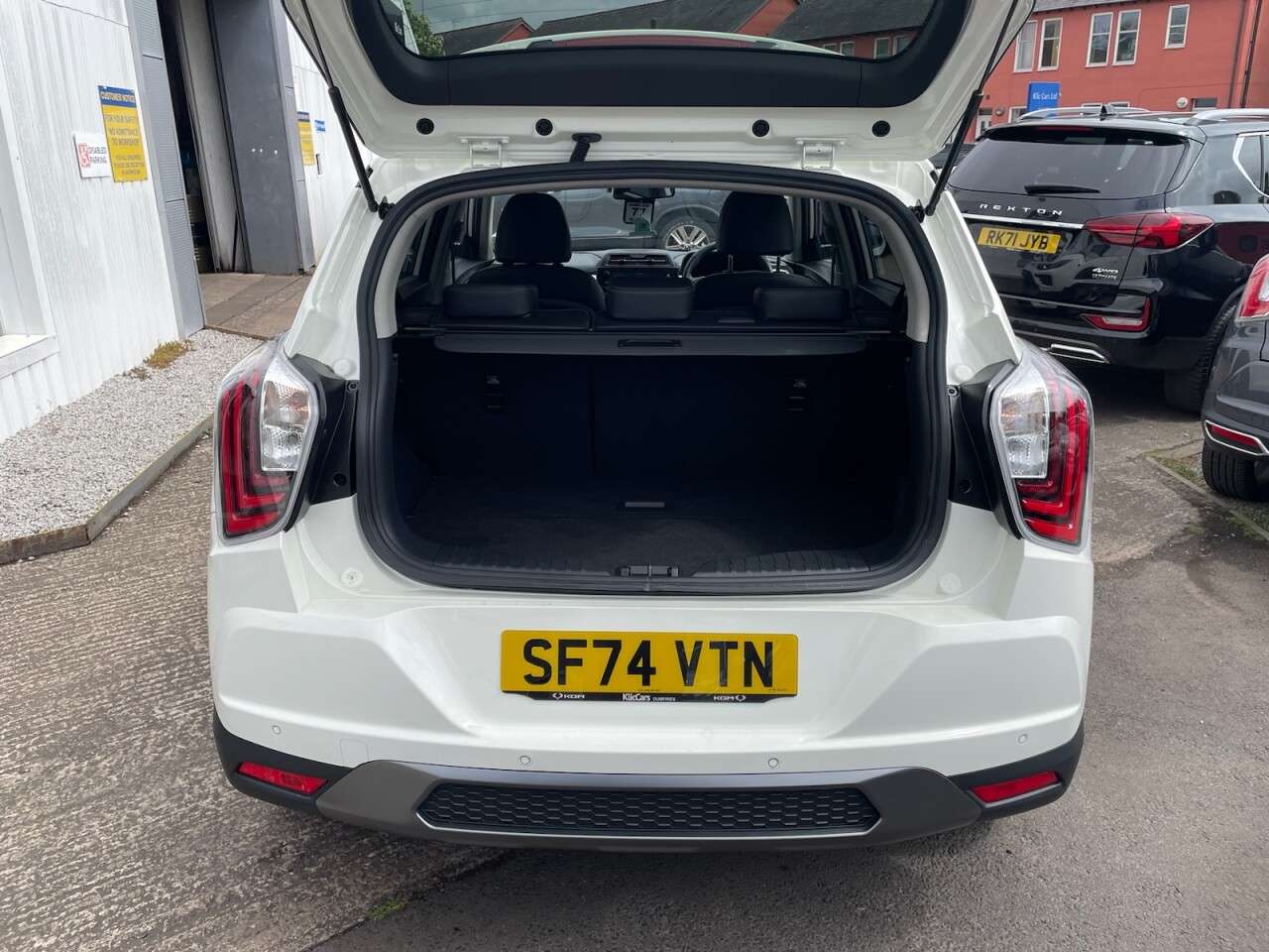 2024 KGM TIVOLI 2024 KGM TIVOLI