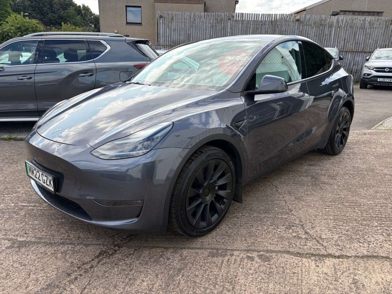 A 2022 TESLA MODEL Y (Dual Motor) Long Range SUV 5dr Electric Auto 4WDE (384 bhp) A 2022 TESLA MODEL Y (Dual Motor) Long Range SUV 5dr Electric Auto 4WDE (384 bhp)