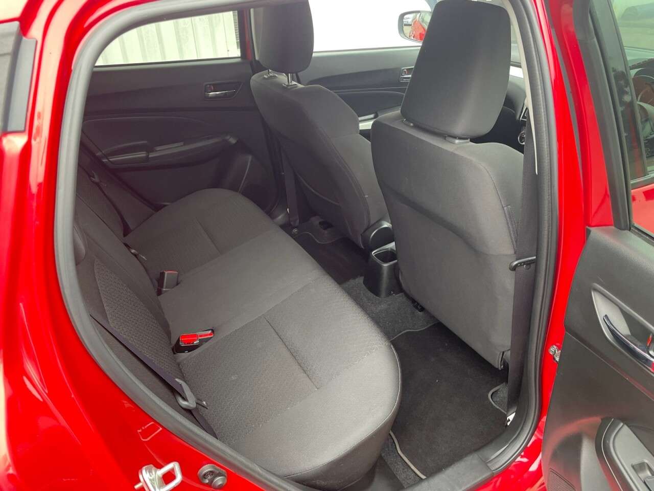 2017 SUZUKI SWIFT 2017 SUZUKI SWIFT