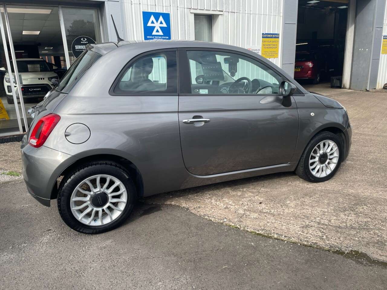 2017 FIAT 500 2017 FIAT 500