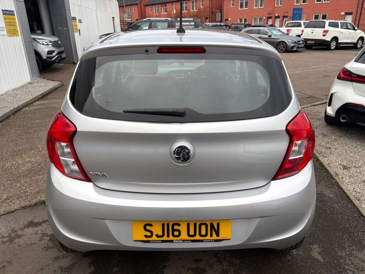 A 2016 VAUXHALL VIVA 1.0i SE Hatchback 5dr Petrol Manual Euro 6 (a/c) (75 ps) A 2016 VAUXHALL VIVA 1.0i SE Hatchback 5dr Petrol Manual Euro 6 (a/c) (75 ps)