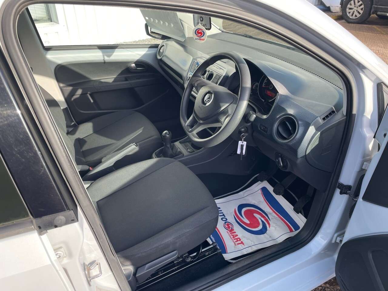 2017 VOLKSWAGEN UP! 2017 VOLKSWAGEN UP!