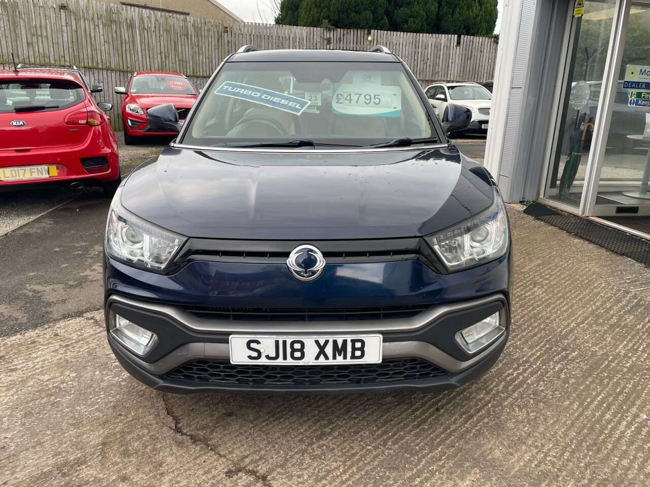 A 2018 SSANGYONG TIVOLI XLV 1.6 e-XDi EX SUV 5dr Diesel Manual Euro 6 (s/s) (115 ps) A 2018 SSANGYONG TIVOLI XLV 1.6 e-XDi EX SUV 5dr Diesel Manual Euro 6 (s/s) (115 ps)