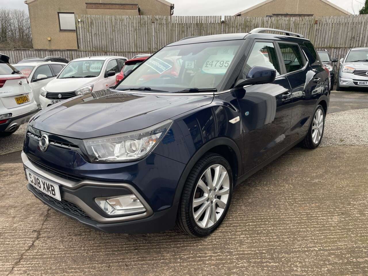 A 2018 SSANGYONG TIVOLI XLV 1.6 e-XDi EX SUV 5dr Diesel Manual Euro 6 (s/s) (115 ps) A 2018 SSANGYONG TIVOLI XLV 1.6 e-XDi EX SUV 5dr Diesel Manual Euro 6 (s/s) (115 ps)