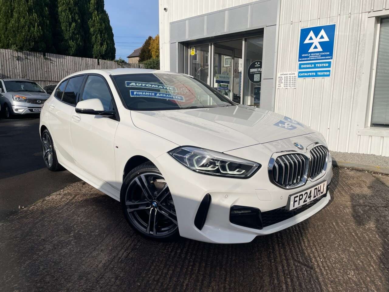 A 2024 BMW 1 SERIES 1.5 118i M Sport (LCP) Hatchback 5dr Petrol DCT Euro 6 (s/s) (136 ps) A 2024 BMW 1 SERIES 1.5 118i M Sport (LCP) Hatchback 5dr Petrol DCT Euro 6 (s/s) (136 ps)