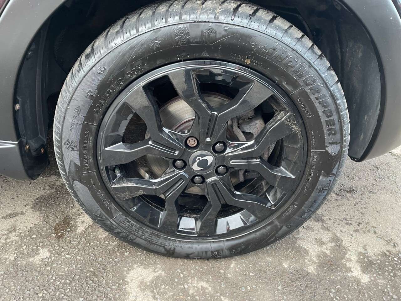 A 2017 SSANGYONG KORANDO 2.2D LE SUV 5dr Diesel Auto Euro 6 (178 ps) A 2017 SSANGYONG KORANDO 2.2D LE SUV 5dr Diesel Auto Euro 6 (178 ps)