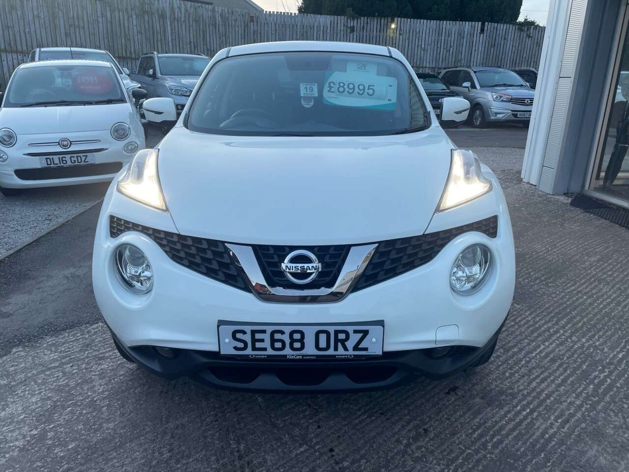 A 2019 NISSAN JUKE 1.6 Acenta SUV 5dr Petrol Manual Euro 6 (112 ps) A 2019 NISSAN JUKE 1.6 Acenta SUV 5dr Petrol Manual Euro 6 (112 ps)