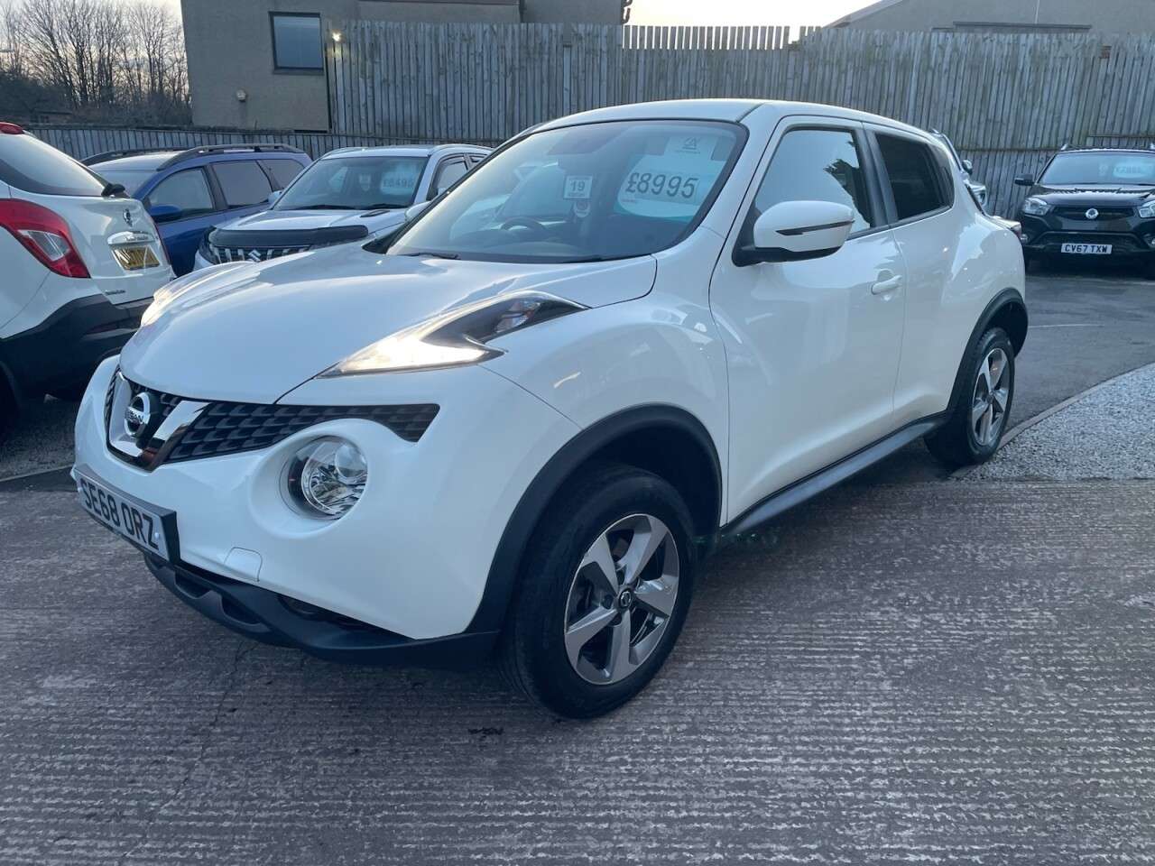 A 2019 NISSAN JUKE 1.6 Acenta SUV 5dr Petrol Manual Euro 6 (112 ps) A 2019 NISSAN JUKE 1.6 Acenta SUV 5dr Petrol Manual Euro 6 (112 ps)