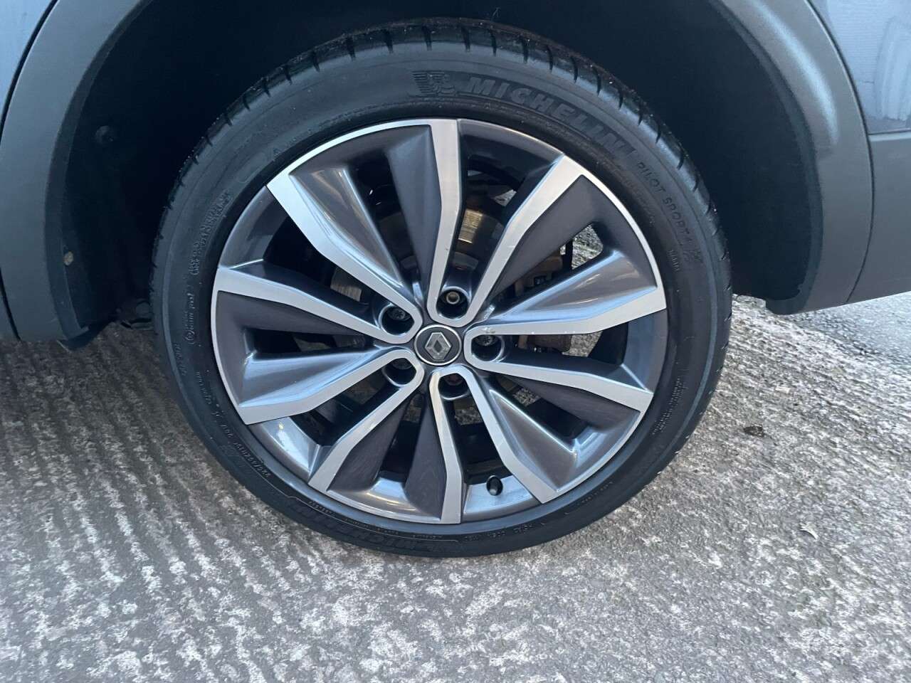 A 2019 RENAULT KADJAR 1.3 TCe S Edition SUV 5dr Petrol Manual Euro 6 (s/s) (140 ps) A 2019 RENAULT KADJAR 1.3 TCe S Edition SUV 5dr Petrol Manual Euro 6 (s/s) (140 ps)