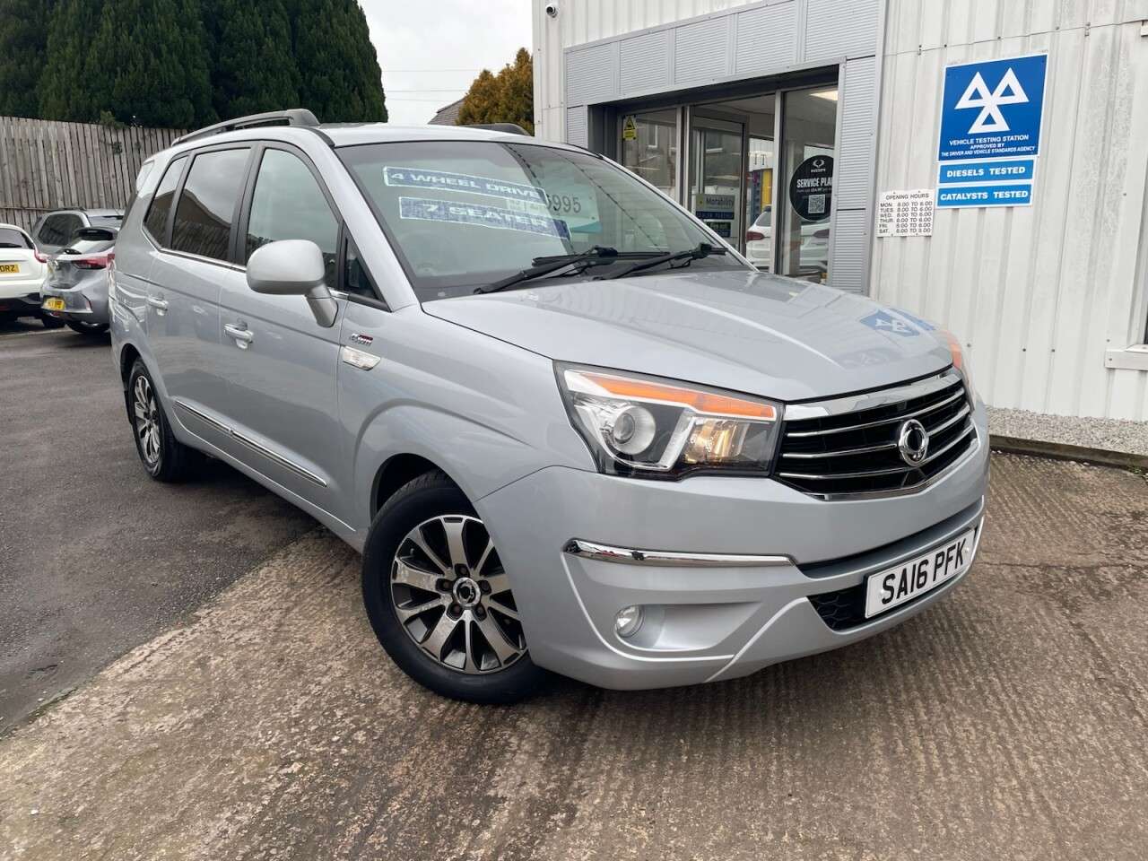 A 2016 SSANGYONG TURISMO 2.2D ELX MPV 5dr Diesel T-Tronic 4WD Selectable Euro 6 (178 ps) A 2016 SSANGYONG TURISMO 2.2D ELX MPV 5dr Diesel T-Tronic 4WD Selectable Euro 6 (178 ps)