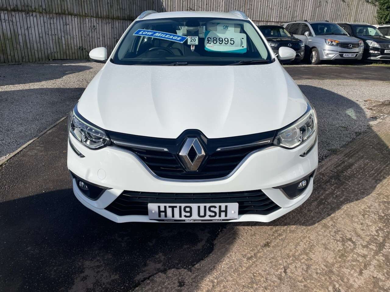 A 2019 RENAULT MEGANE 1.3 TCe Play Sport Tourer 5dr Petrol Manual Euro 6 (s/s) (140 ps) A 2019 RENAULT MEGANE 1.3 TCe Play Sport Tourer 5dr Petrol Manual Euro 6 (s/s) (140 ps)