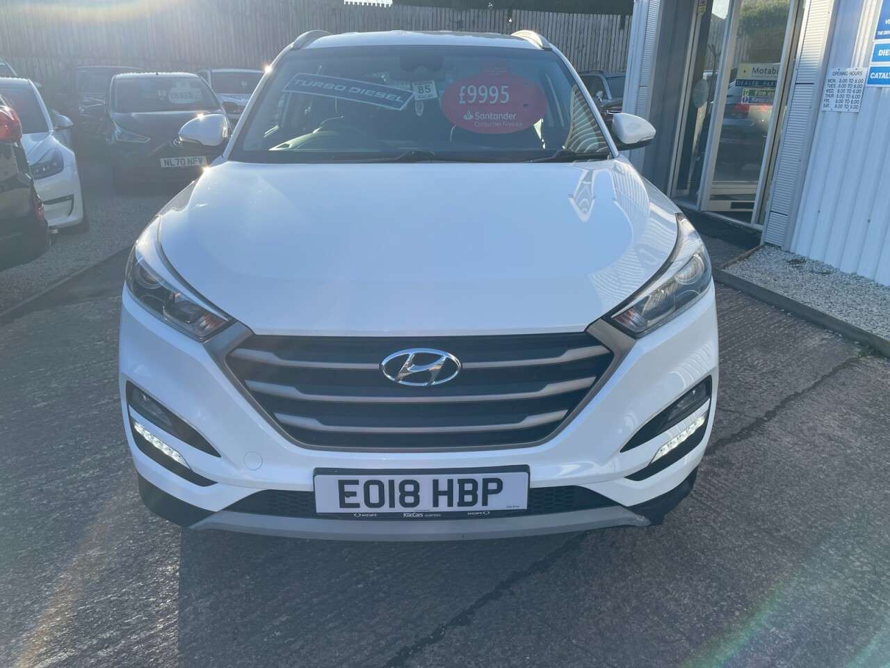 A 2018 HYUNDAI TUCSON 1.7 CRDi Blue Drive SE Nav SUV 5dr Diesel Manual Euro 6 (s/s) (116 ps) A 2018 HYUNDAI TUCSON 1.7 CRDi Blue Drive SE Nav SUV 5dr Diesel Manual Euro 6 (s/s) (116 ps)