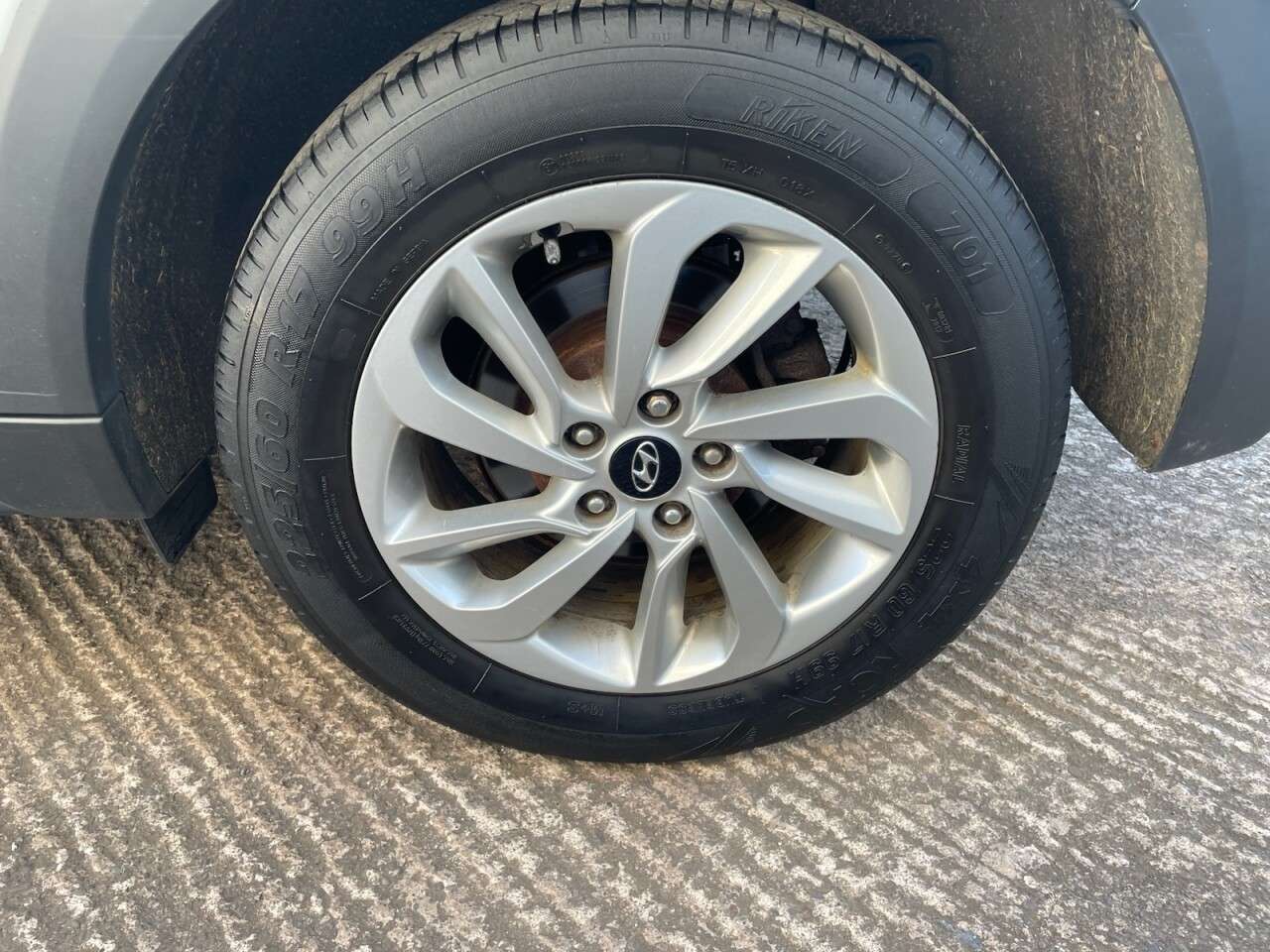 A 2018 HYUNDAI TUCSON 1.7 CRDi Blue Drive SE Nav SUV 5dr Diesel Manual Euro 6 (s/s) (116 ps) A 2018 HYUNDAI TUCSON 1.7 CRDi Blue Drive SE Nav SUV 5dr Diesel Manual Euro 6 (s/s) (116 ps)