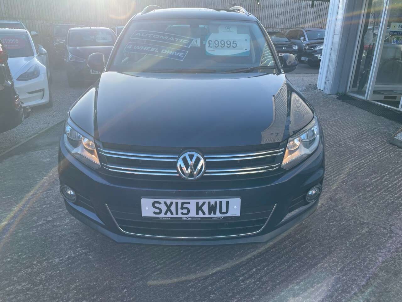 A 2015 VOLKSWAGEN TIGUAN 2.0 TDI BlueMotion Tech Match SUV 5dr Diesel DSG 4WD Euro 5 (s/s) (140 ps) A 2015 VOLKSWAGEN TIGUAN 2.0 TDI BlueMotion Tech Match SUV 5dr Diesel DSG 4WD Euro 5 (s/s) (140 ps)