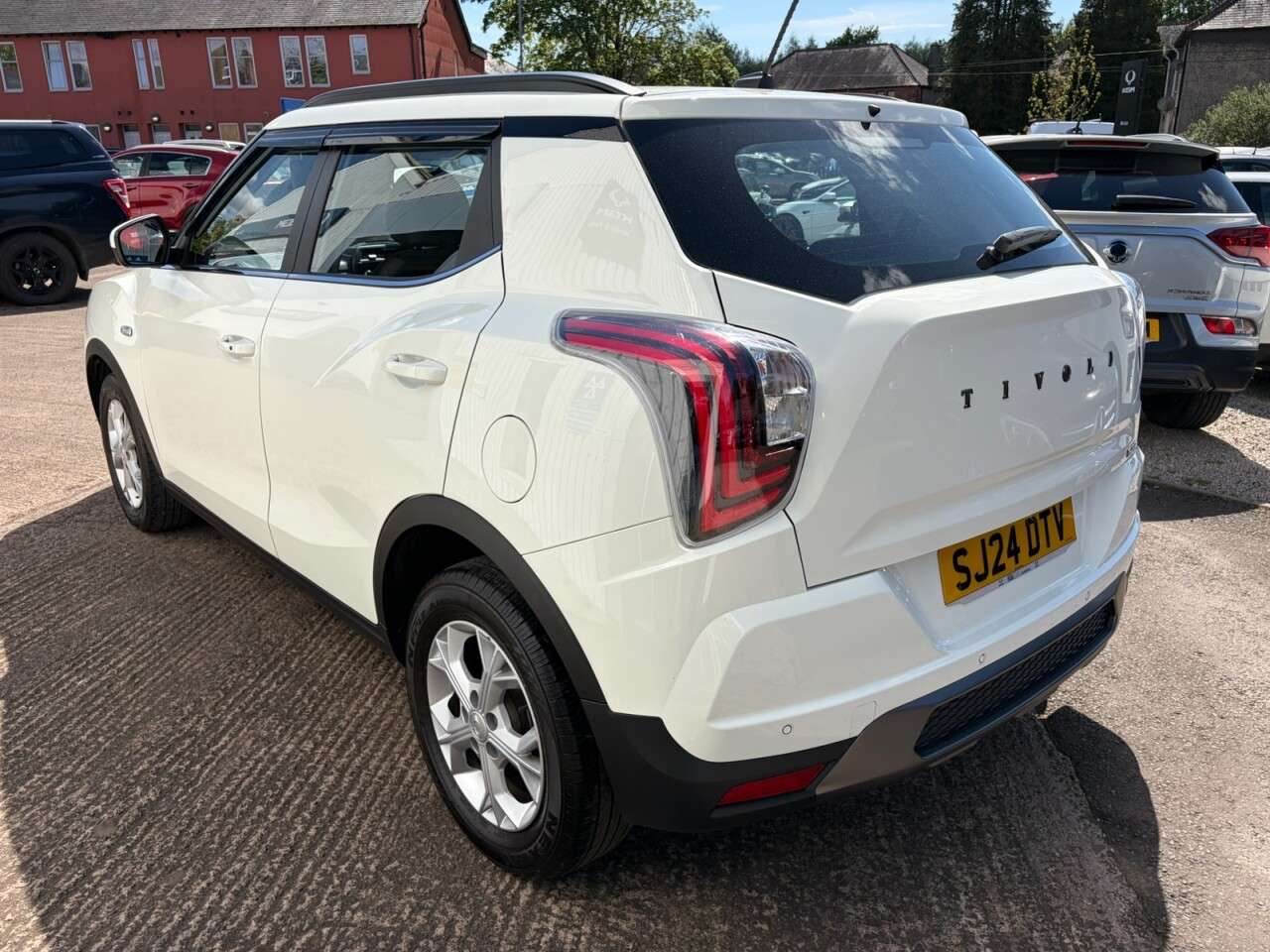 2024 KGM TIVOLI 2024 KGM TIVOLI