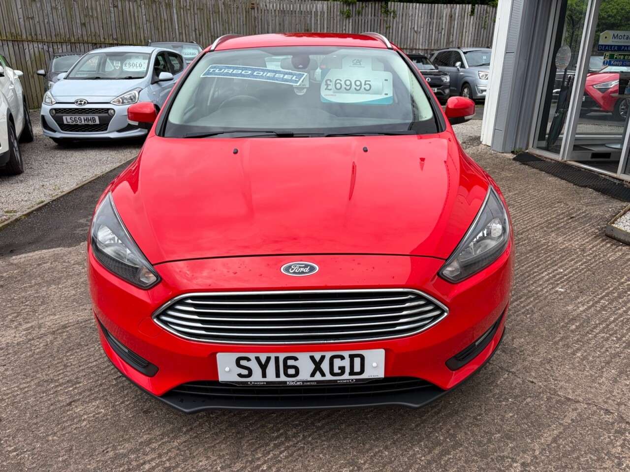 A 2016 FORD FOCUS 1.5 TDCi Zetec Estate 5dr Diesel Manual Euro 6 (s/s) (120 ps) A 2016 FORD FOCUS 1.5 TDCi Zetec Estate 5dr Diesel Manual Euro 6 (s/s) (120 ps)