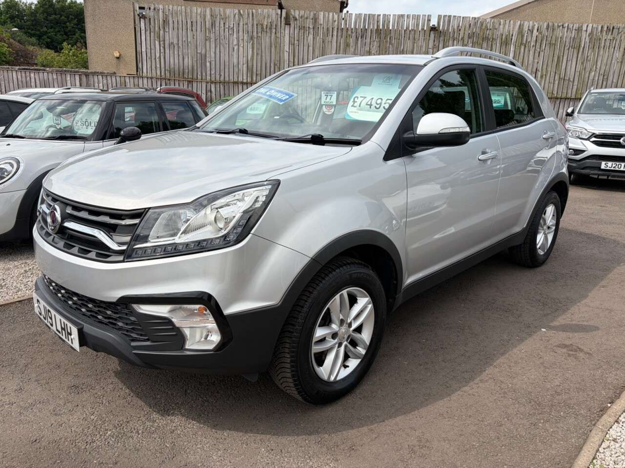 A 2019 SSANGYONG KORANDO 2.2D SE SUV 5dr Diesel Manual Euro 6 (178 ps) A 2019 SSANGYONG KORANDO 2.2D SE SUV 5dr Diesel Manual Euro 6 (178 ps)