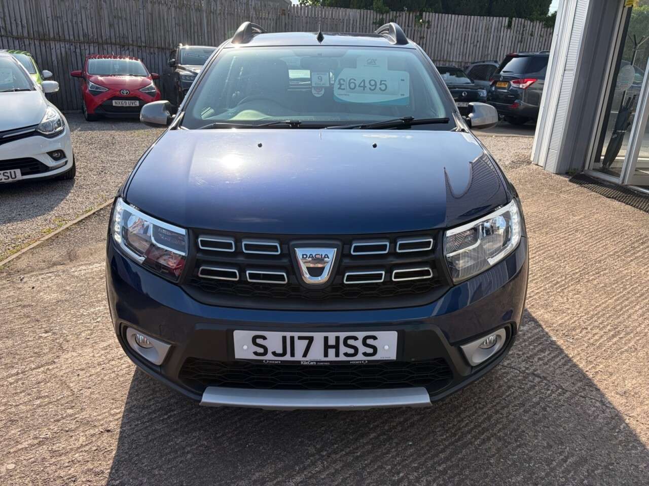 A 2017 DACIA SANDERO STEPWAY 0.9 TCe Laureate Hatchback 5dr Petrol Manual Euro 6 (s/s) (90 ps) A 2017 DACIA SANDERO STEPWAY 0.9 TCe Laureate Hatchback 5dr Petrol Manual Euro 6 (s/s) (90 ps)