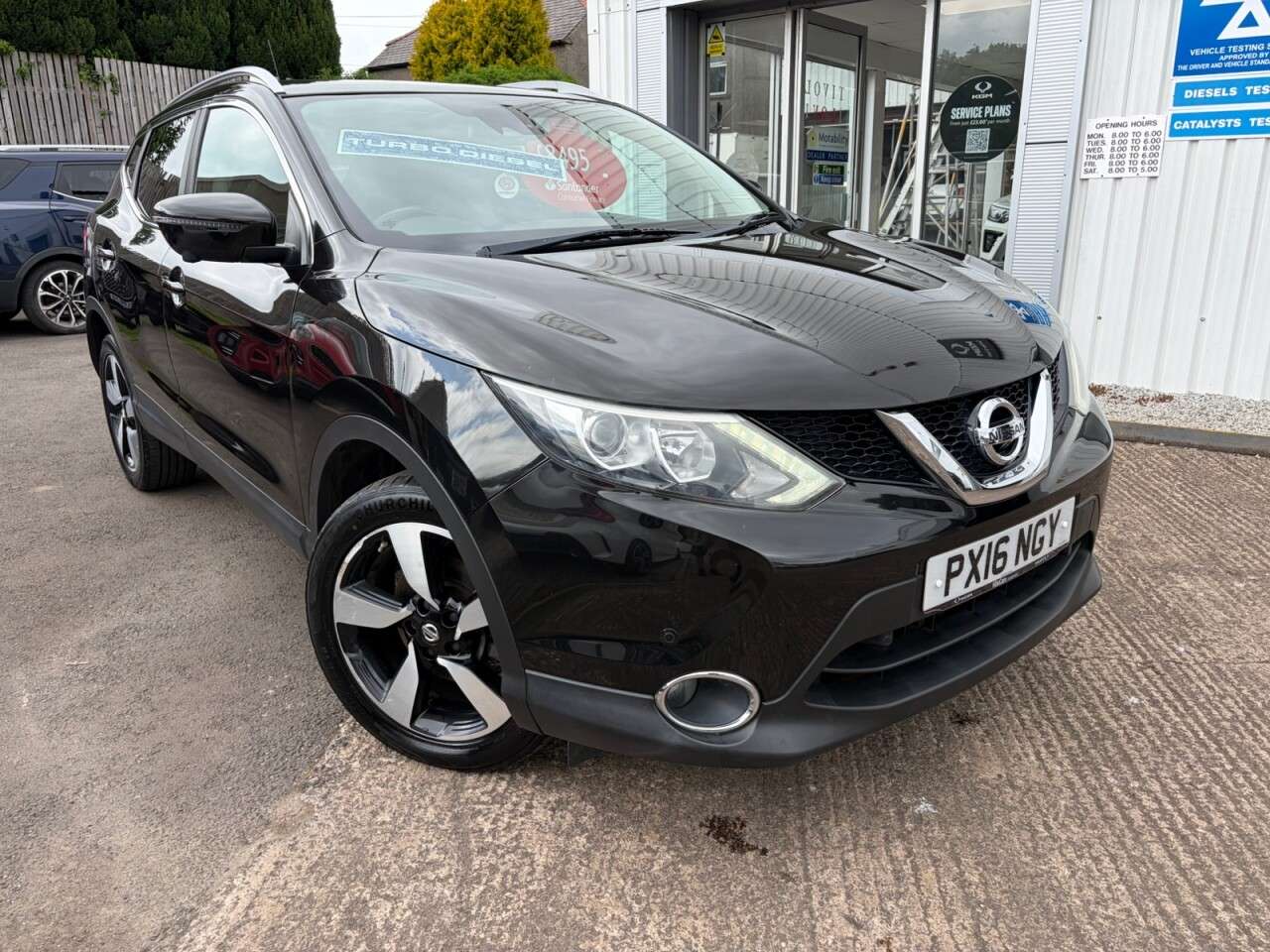 A 2016 NISSAN QASHQAI 1.5 dCi N-Connecta SUV 5dr Diesel Manual 2WD Euro 6 (s/s) (110 ps) A 2016 NISSAN QASHQAI 1.5 dCi N-Connecta SUV 5dr Diesel Manual 2WD Euro 6 (s/s) (110 ps)