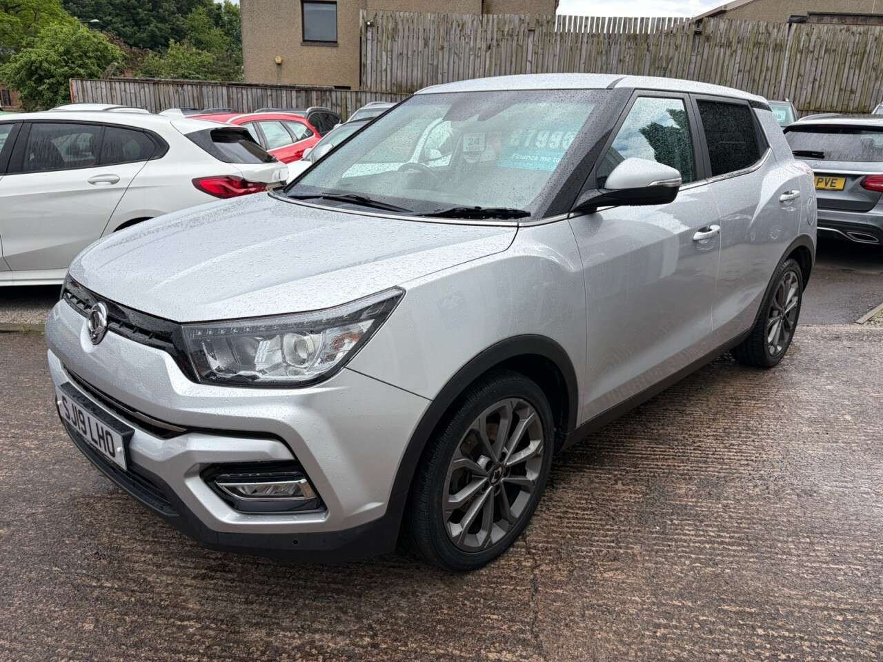 A 2019 SSANGYONG TIVOLI 1.6 e-XGi Ultimate SUV 5dr Petrol Manual Euro 6 (s/s) (128 ps) A 2019 SSANGYONG TIVOLI 1.6 e-XGi Ultimate SUV 5dr Petrol Manual Euro 6 (s/s) (128 ps)